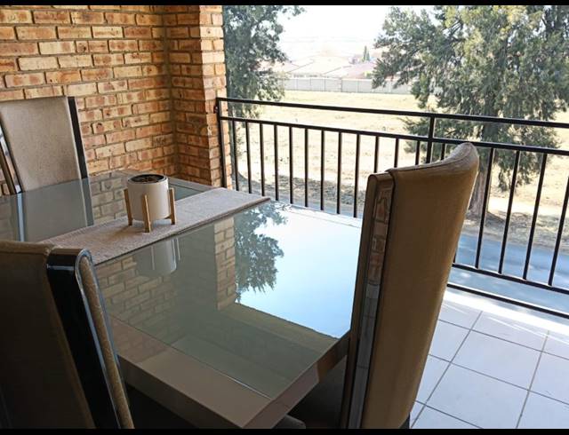 3 BEDROOM TOWNHOUSE FOR SALE IN ALBERTSDAL